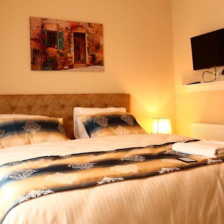 Canan Dagdeviren Suits Avcılar Extérieur photo